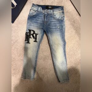 KIDS - AMIRI STAGGERED LOGO JEAN -
Stone Indigo